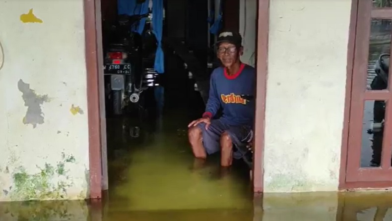 1 Bulan Terendam Banjir, Warga di Lamongan Mulai Terserang Gatal dan Diare 