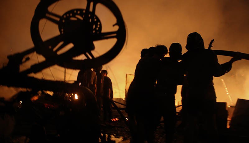 Kebakaran Permukiman Warga Tanah Abang hingga Malam Hari - Bagian 2