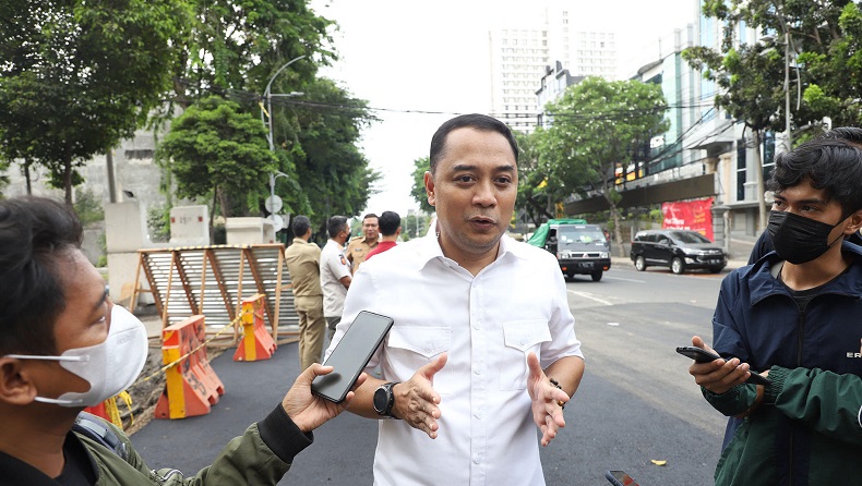 Walkot Surabaya Eri Cahyadi Protes Penyaluran BLT Malam Hari: Kasihan Warga Saya
