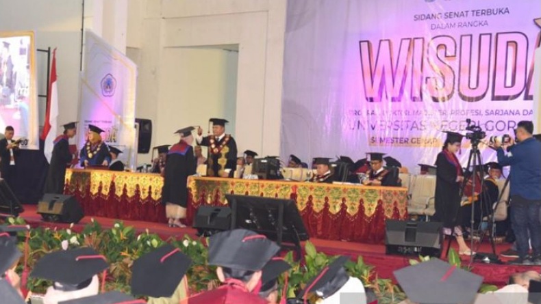 Pascasarjana UNG Luluskan 5 Doktor dan 102 Magister