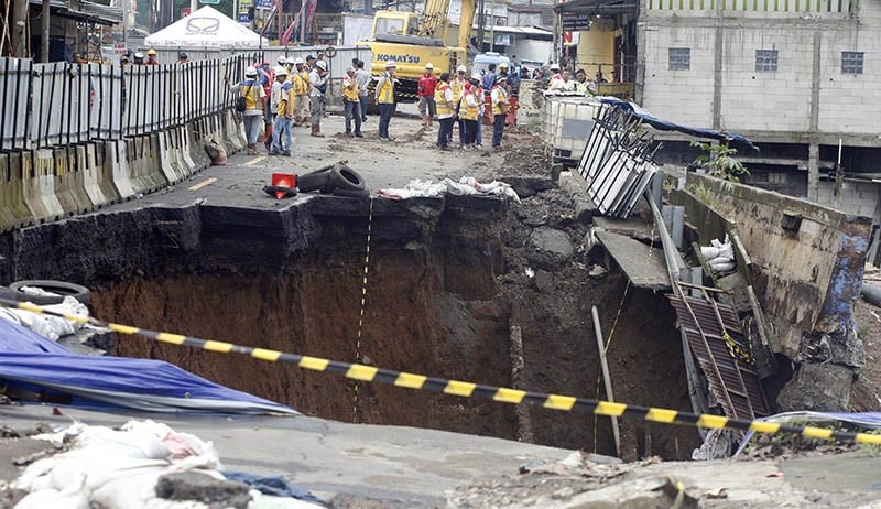 Akses Jalan Nasional Bogor-Sukabumi Putus Akibat Longsor