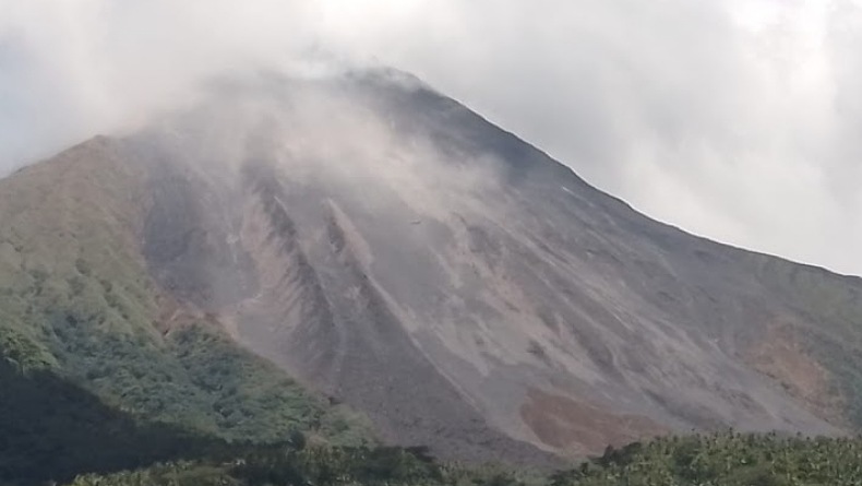 Gunung Karangetang Luncurkan Lava Sejauh 2.000 Meter ke Kali Batuawang