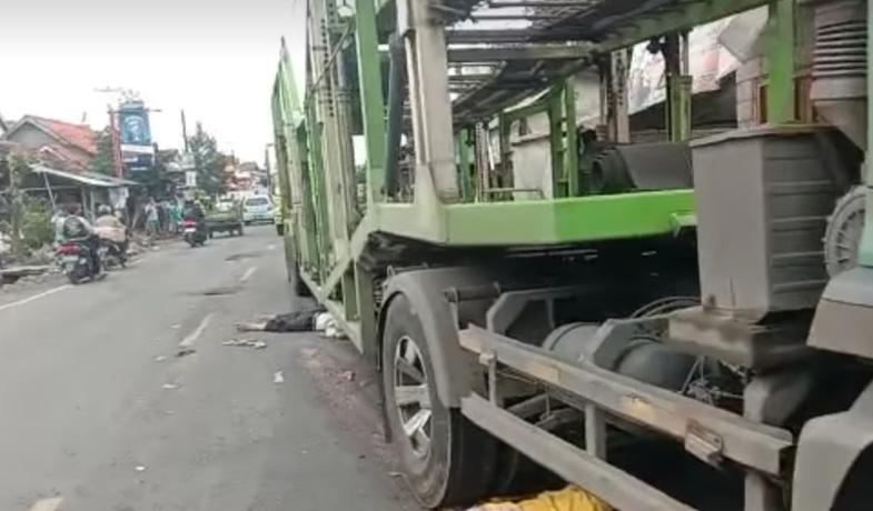 Motor Terlindas Truk Di Jalur Ketanggungan-Pejagan Brebes, 2 Orang Tewas