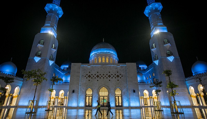 Masjid Raya Sheikh Zayed Sudah Dibuka untuk Umum - Bagian 1