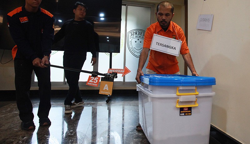 Tersangka Ecky Peragakan 60 Adegan Mutilasi Tubuh Angela Hindriati - Bagian 3