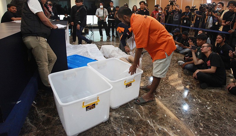 Tersangka Ecky Peragakan 60 Adegan Mutilasi Tubuh Angela Hindriati - Bagian 2