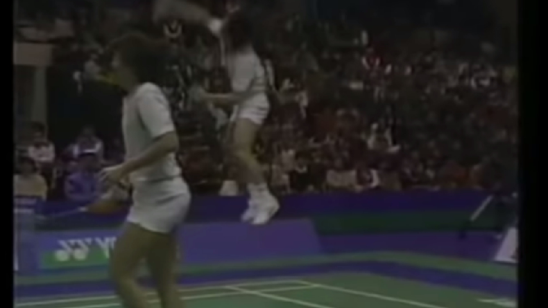 Sejarah Jumping Smash Pertama di Dunia Badminton, Legenda Indonesia Ini Penciptanya Sejarah Jumping Smash Pertama di Dunia Badminton, Legenda Indonesia Ini Penciptanya