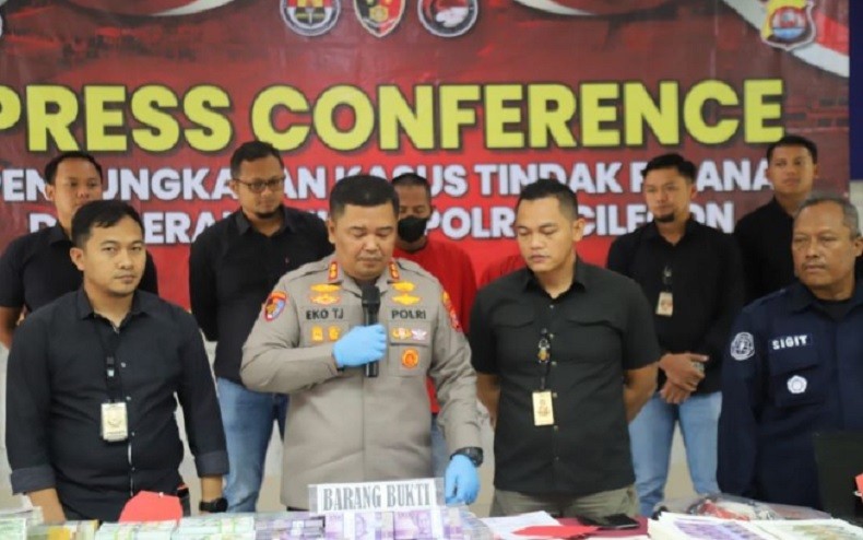 Pria Bawa Ribuan Lembar Uang Palsu Ditangkap saat Beli Obat Kuat di Pelabuhan Merak