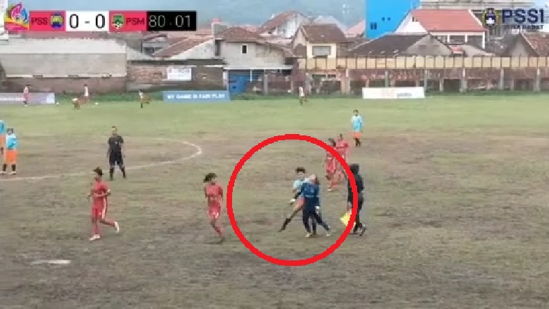 title Viral Video Kiper Persima Majalengka Dipukul Pemain Perses Sumedang di Piala Pertiwi Viral Video Kiper Persima Majalengka Dipukul Pemain Perses Sumedang di Piala Pertiwi