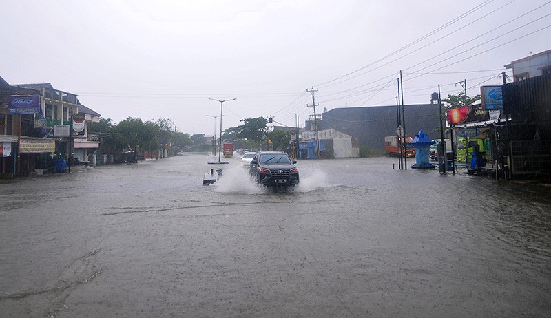 Jalur Pantura Banjir, Macet dari Kudus Menuju Semarang - Bagian 2