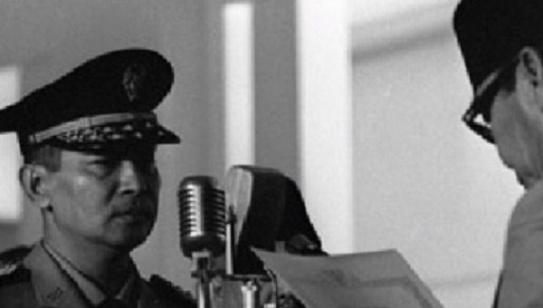 title Kisah Supersemar yang Mencekam, 15 Menteri Bung Karno dan Perwira Militer Ditangkap Kisah Supersemar yang Mencekam, 15 Menteri Bung Karno dan Perwira Militer Ditangkap