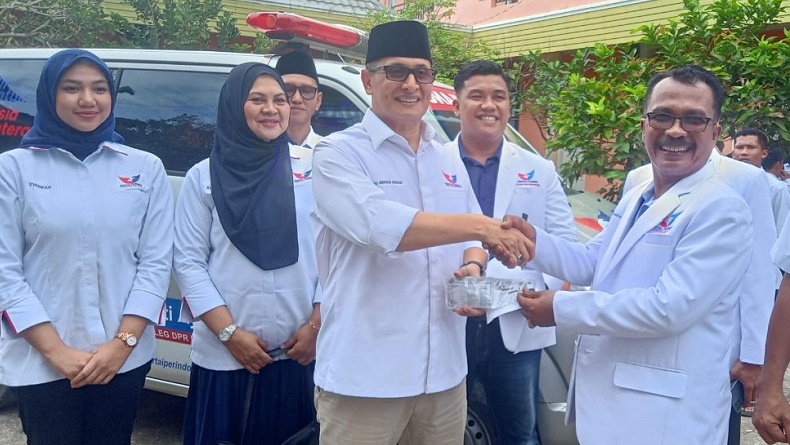 Partai Perindo Beri Bantuan Mobil Ambulans untuk Warga Indragiri Hulu