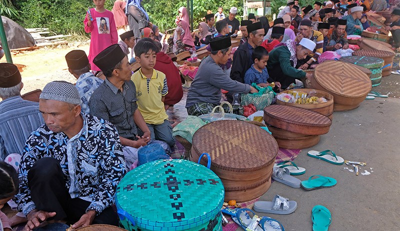 Tradisi Nyadran Makam Leluhur di Lereng Gunung Sumbing - Bagian 2