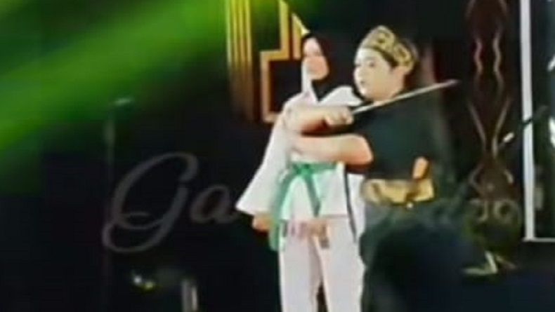 title 5 Fakta Katerina Angelia Kebal Sayatan Golok, Nomor 4 Tanpa Jimat 5 Fakta Katerina Angelia Kebal Sayatan Golok, Nomor 4 Tanpa Jimat