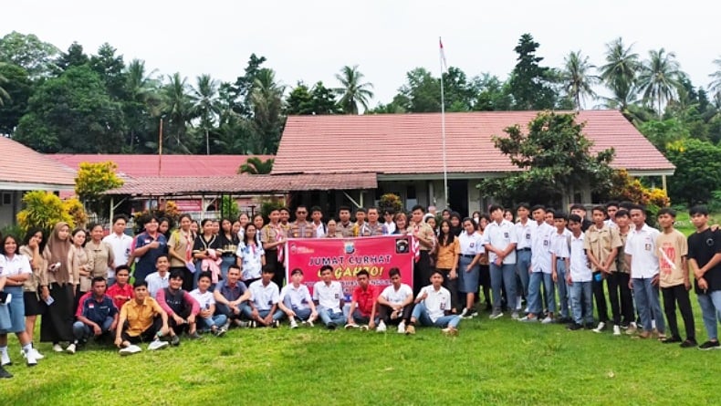 title Polisi di Minahasa Tenggara Dengarkan Curhatan Pelajar SMK Negeri 1 Pusomaen, Apa Isinya? Polisi di Minahasa Tenggara Dengarkan Curhatan Pelajar SMK Negeri 1 Pusomaen, Apa Isinya?