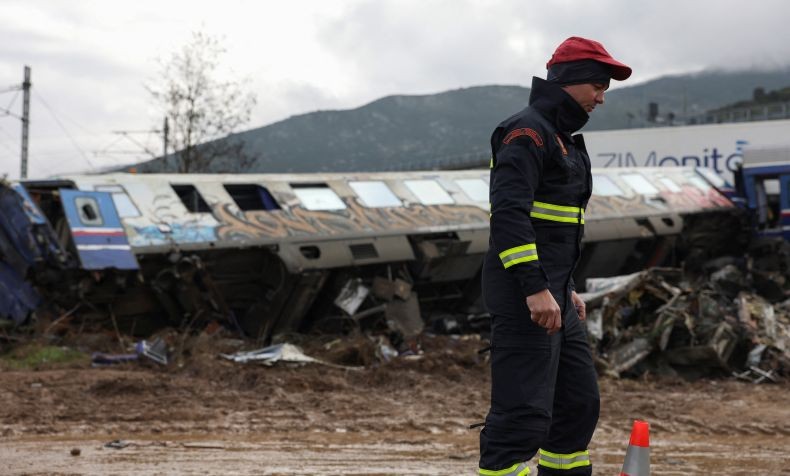 Korban Tewas Tabrakan Kereta di Yunani Jadi 57 Orang, Para Pegawai Mogok Kerja