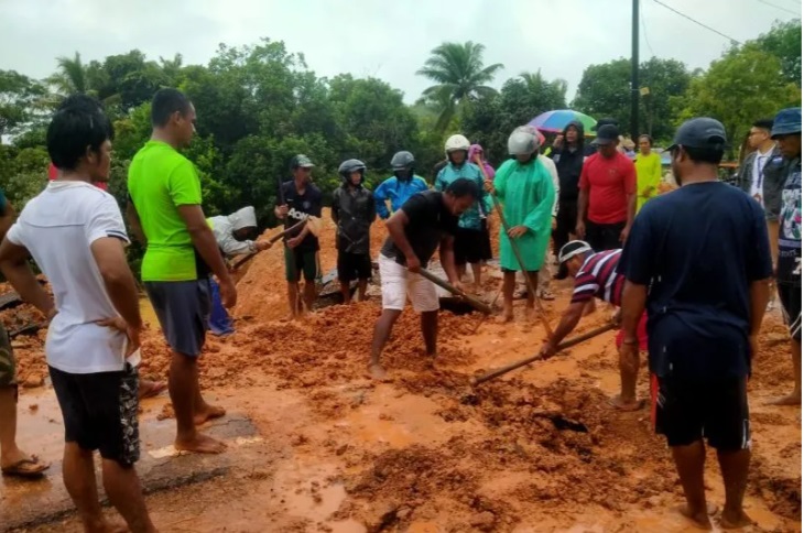 Jalan Trans Barelang Amblas, 14 Rumah di Batam Terendam Banjir 