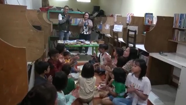 Anak-anak LKSA Rumah Pengharapan Baru Senang Dapat Tambahan Koleksi Buku dari MNC Peduli