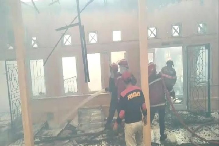 Diduga Korsleting Listrik, 7 Ruangan SLB di Jambi Ludes Dilalap Api
