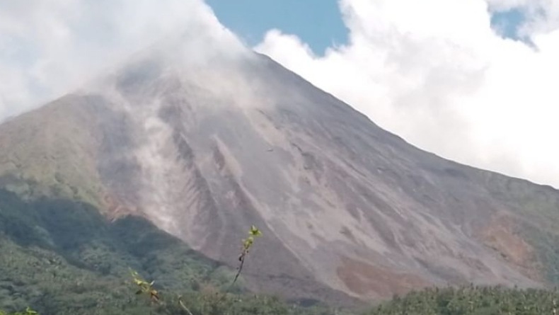 title 5 Desa di Kepulauan Sitaro Rawan Dampak Awan Panas Guguran Gunung Karangetang 5 Desa di Kepulauan Sitaro Rawan Dampak Awan Panas Guguran Gunung Karangetang