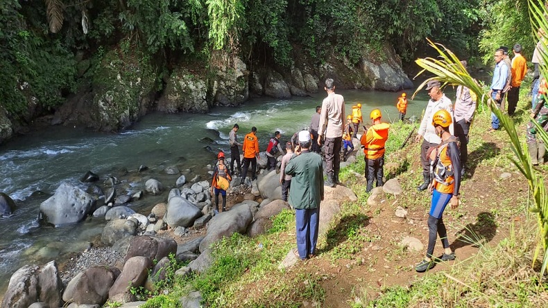 Pencarian Santri Terseret Arus di Tapsel Dilanjutkan Hari Ini usai Penyisiran 20 Km Nihil