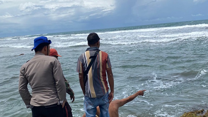 2 Pemuda Hilang terseret Gelombang di Pantai Manalusu Garut, 1 Hilang