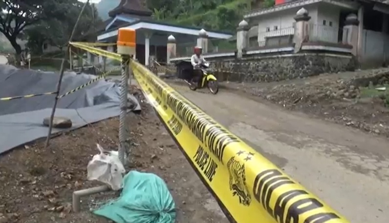 Jalan Raya Ponorogo-Pacitan Ambles 3 Meter, Lalu Lintas Diberlakukan Buka Tutup