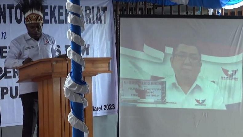 Maximus Tipagau Pimpin Partai Perindo Mimika, SK Kepengurusan Diserahkan Otopianus Tebai