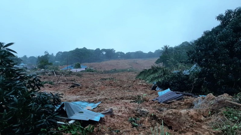 Penampakan Satu Kampung di Natuna Tertimbun Longsor, Rumah Rata Tanah Merah