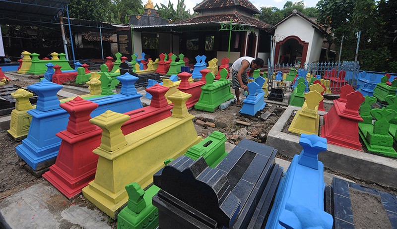 Hilangkan Kesan Seram, Makam TPU Jetis Dicat Warna-warni - Bagian 2