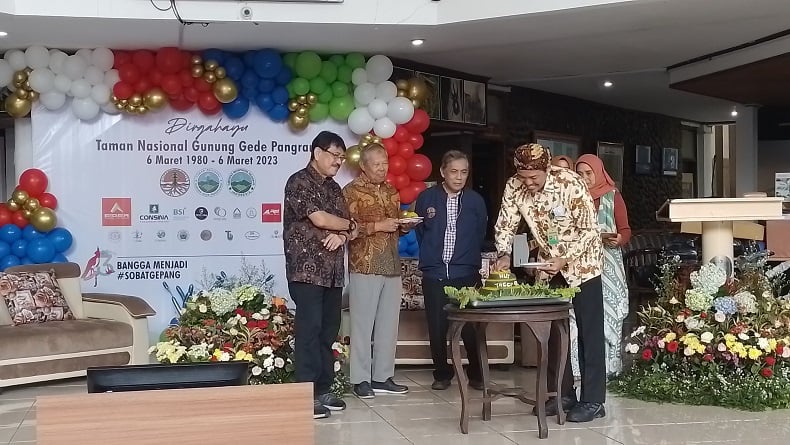 Ratusan Pegawai, Purnawirawan, dan Mitra Hadiri Puncak HUT ke-43 TNGGP