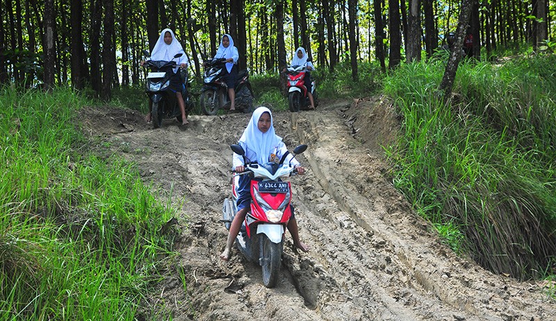 Pembangunan Jalan Belum Menyentuh Dusun di Grobogan Jawa Tengah - Bagian 1