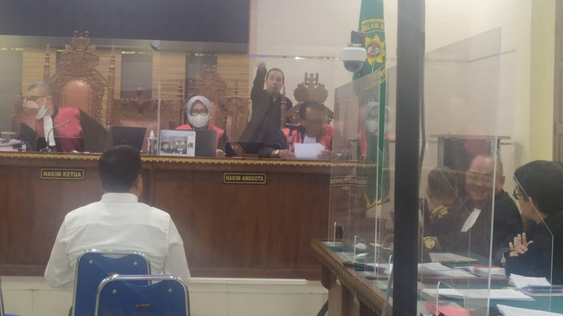 Jadi Saksi Sidang Unila, Bupati Lampung Tengah Akui Titip Kerabat Masuk Fakultas Kedokteran