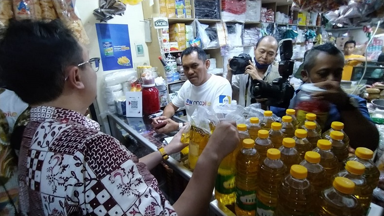 Wamendag Terkejut Temukan MinyaKita Dijual di Atas HET saat Sidak Pasar KBB