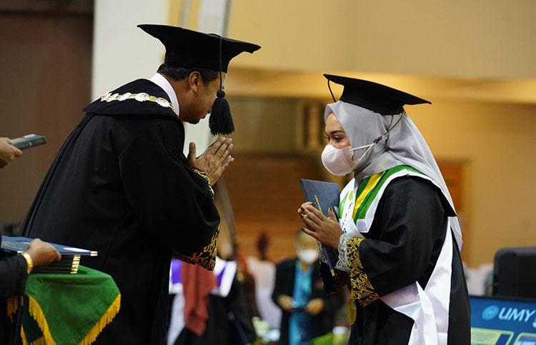 1.062 Mahasiswa UMY Diwisuda, Wakil Rektor: Wisudawan Harus Memiliki Pola Pikir Digital