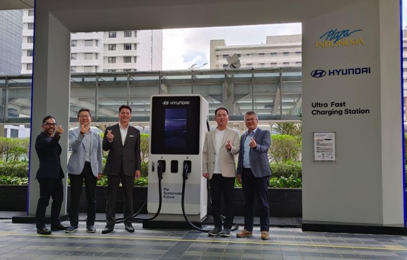 Hyundai Pasang Ultra Fast Charging Pertama Di Indonesia, Isi Baterai ...