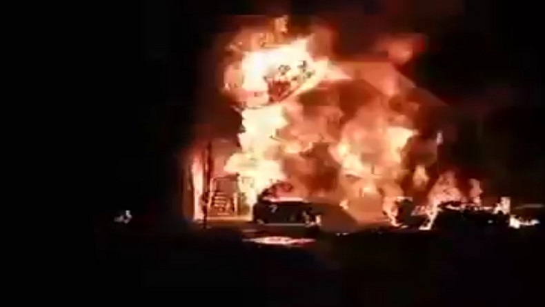 Kronologi Truk Pertamina Tabrak 2 Minibus di Minsel, 4 Orang Tewas Terbakar