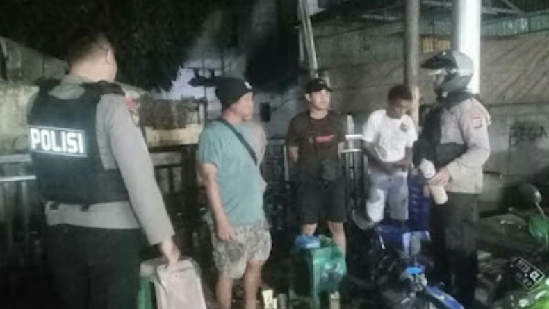 Polisi Bubarkan Pesta Miras di Bitung Timur saat Patroli