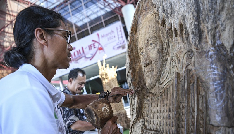 Kerajinan Kayu Jati Ukir Bermotif Presiden Jokowi dan Istana Kepresidenan IKN - Bagian 3