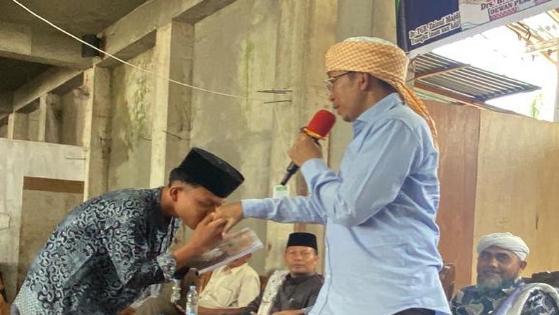 Sambutan Hangat Para Santri saat TGB Silaturahmi ke Ponpes Nurul Yaqin Padang Pariaman