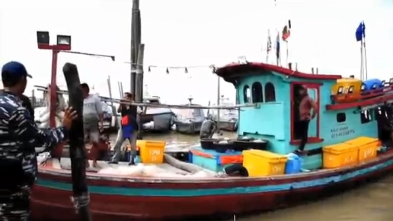 TNI AL Tangkap Kapal Pembawa 19 PMI Ilegal hendak ke Malaysia, Nakhoda Kabur