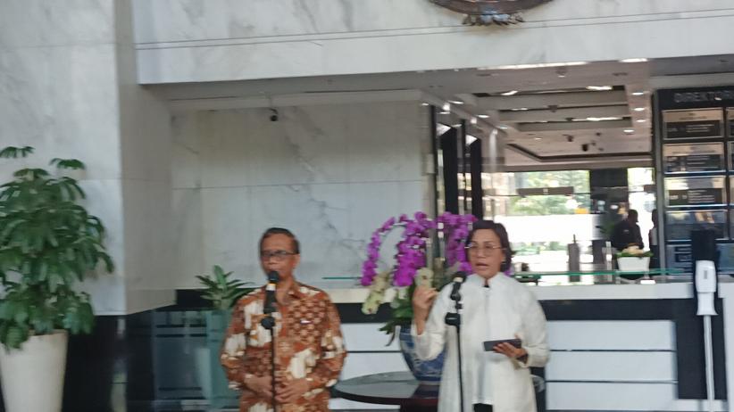 Pegang Data Tindakan Pencucian Uang, Mahfud MD Janji Pelaku Segera Ditindak Pegang Data Tindakan Pencucian Uang, Mahfud MD Janji Pelaku Segera Ditindak