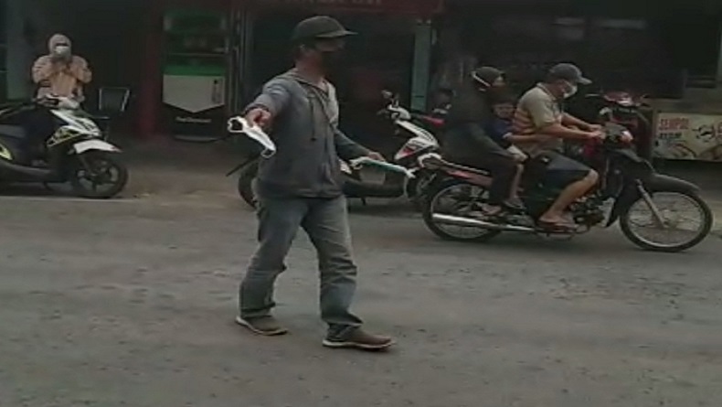 Sebaran Abu Vulkanis Merapi Capai Lereng Sumbing