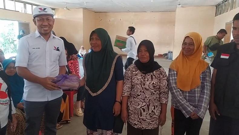 Partai Perindo Sulteng dan Relawan Merah Putih Bagikan Sembako ke Penghuni Huntara di Palu