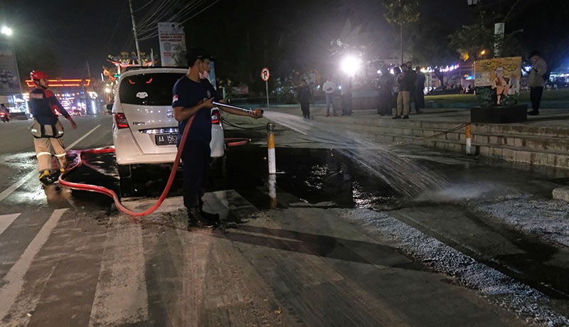 Bersih-Bersih Jalanan Kota Magelang dari Abu Vulkanik Gunung Merapi - Bagian 2
