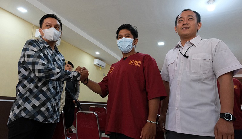 Kasus Mahasiswa Pontianak Aniaya Dosen Berakhir dengan Salam Komando - Bagian 1