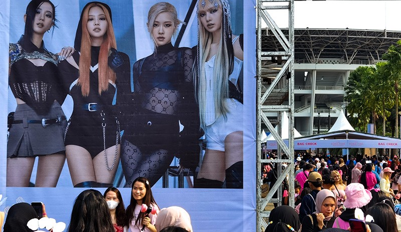 Gaya Penggemar Blackpink Adu Outfit - Bagian 4