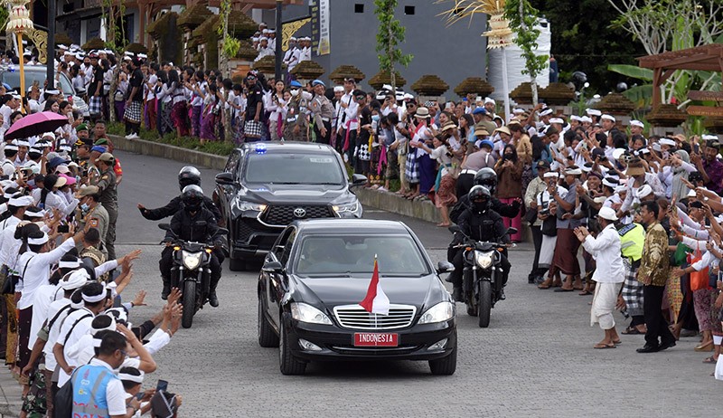 Presiden Jokowi Resmikan Fasilitas Kawasan Suci Pura Agung Besakih - Bagian 3