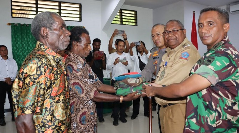 Serahkan Diri, 3 Anggota TPNPB Sorong Selatan Ikrar Setia ke NKRI