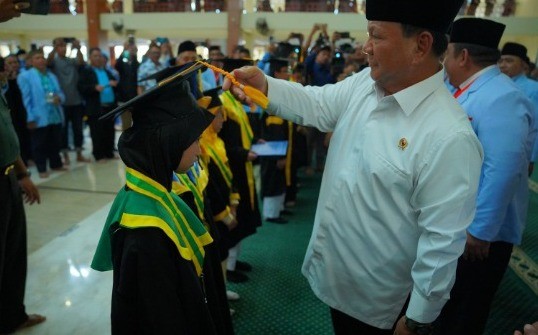 Anugerahi Prabowo Tokoh Peduli Santri, BKPRMI: Apresiasi bagi Program Bersih Masjid Seluruh Indonesia